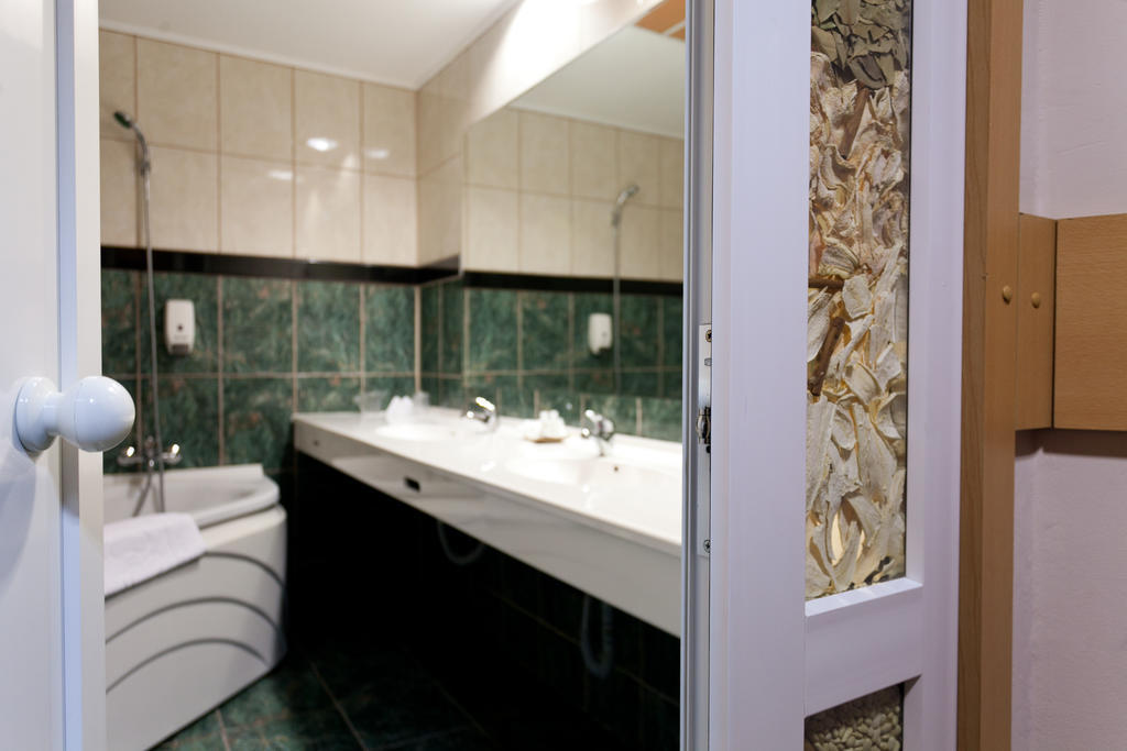 Hotel Dacia Rrt Βουκουρέστι Δωμάτιο φωτογραφία